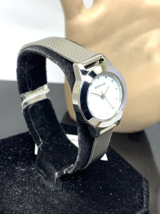 Bering Womens Watch 11125-000 Quartz White Dial 25mm Petite Mesh Stainless Steel main image 7